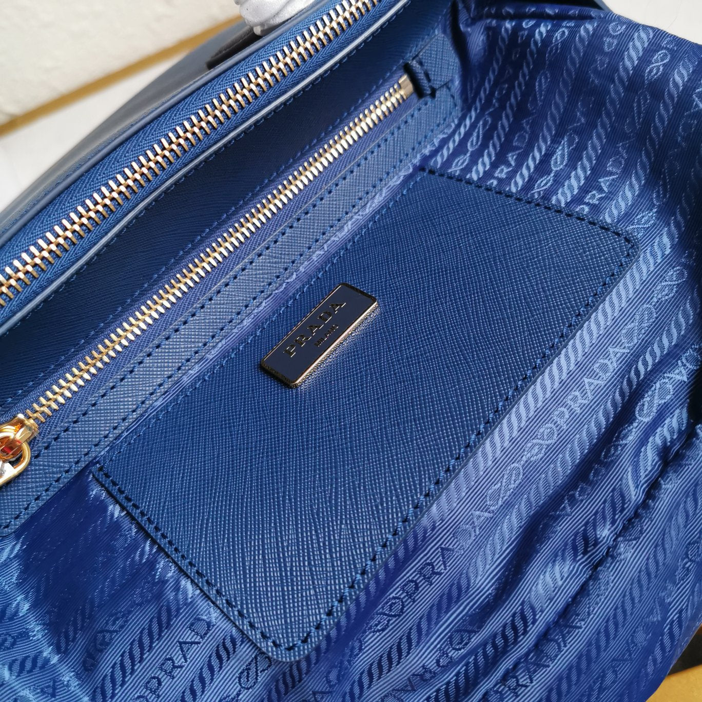 MEDIUM GALLERIA 28 BLUE SAFFIANO LEATHER mysite