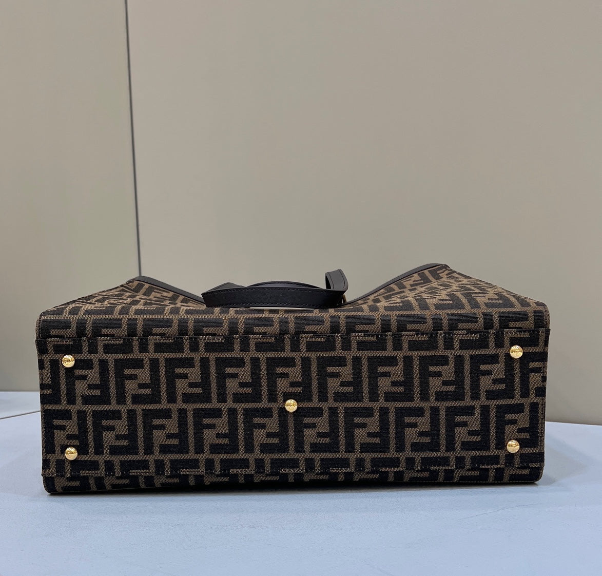 FENDI TOTE 41 BAG IN BROWN MIX BLACK MONOGRAM CANVAS GOLD HARDWARE mysite