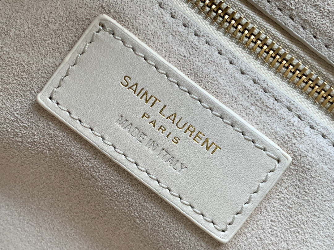 Le 5 a 7 24 White Lambskin Ghw mysite