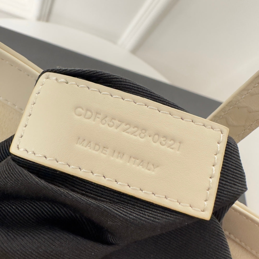 Le 5 a 7 24 Snake White Lambskin Ghw mysite