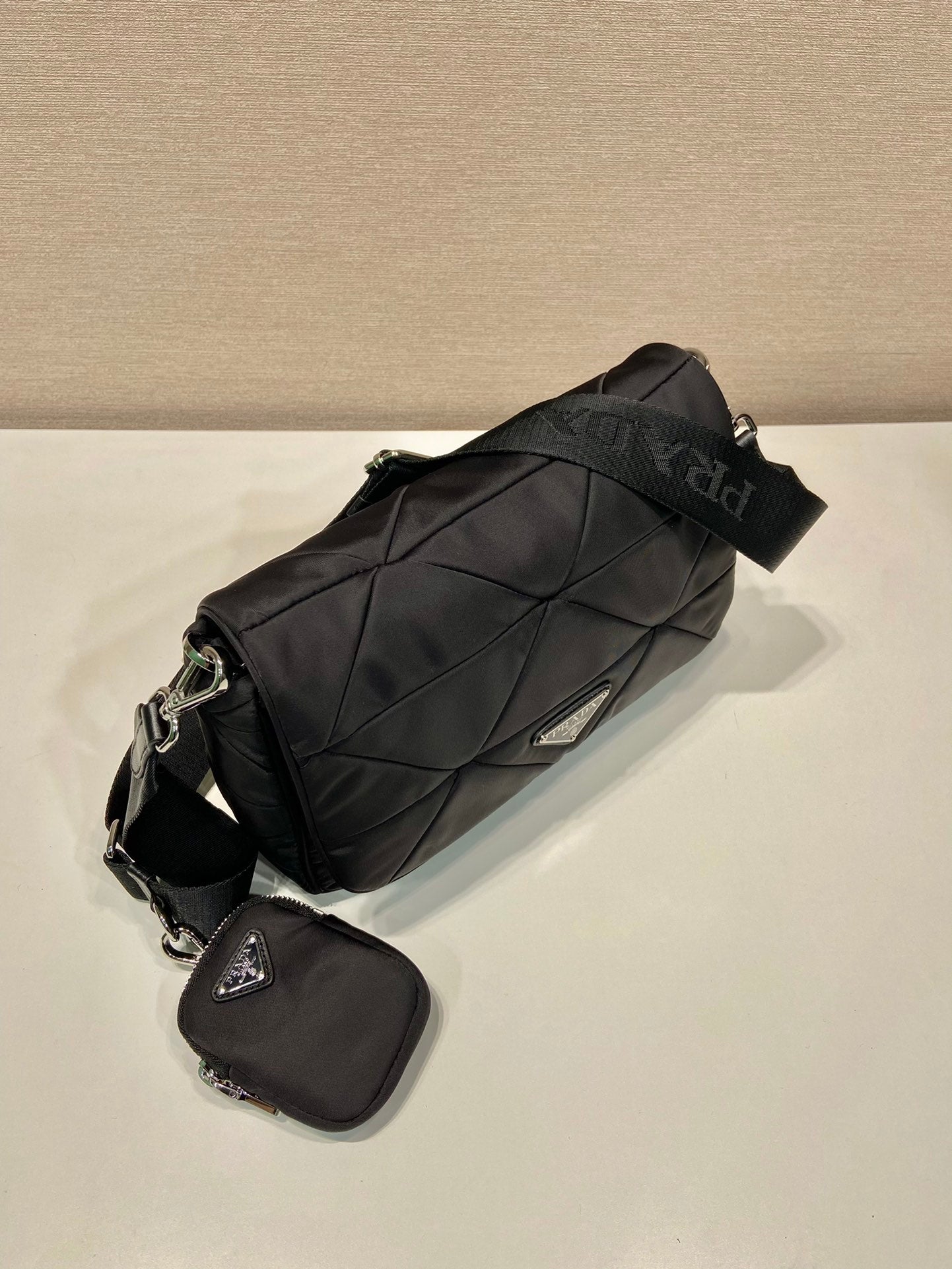 MEDIUM FLAP BAG 24 IN BLACK TRIANGULAR QUILTED PATTERN RE-NYLON mysite