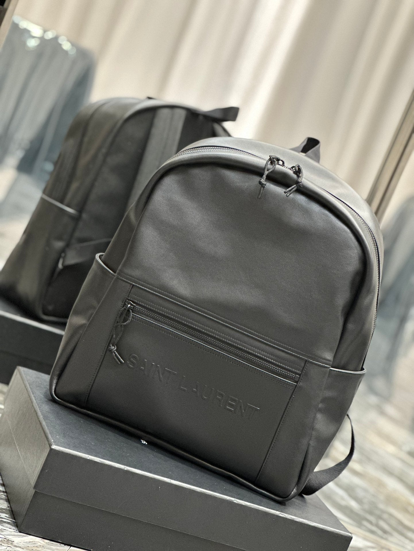 BACKPACK 37 IN ECHO GRAY CALFSKIN mysite