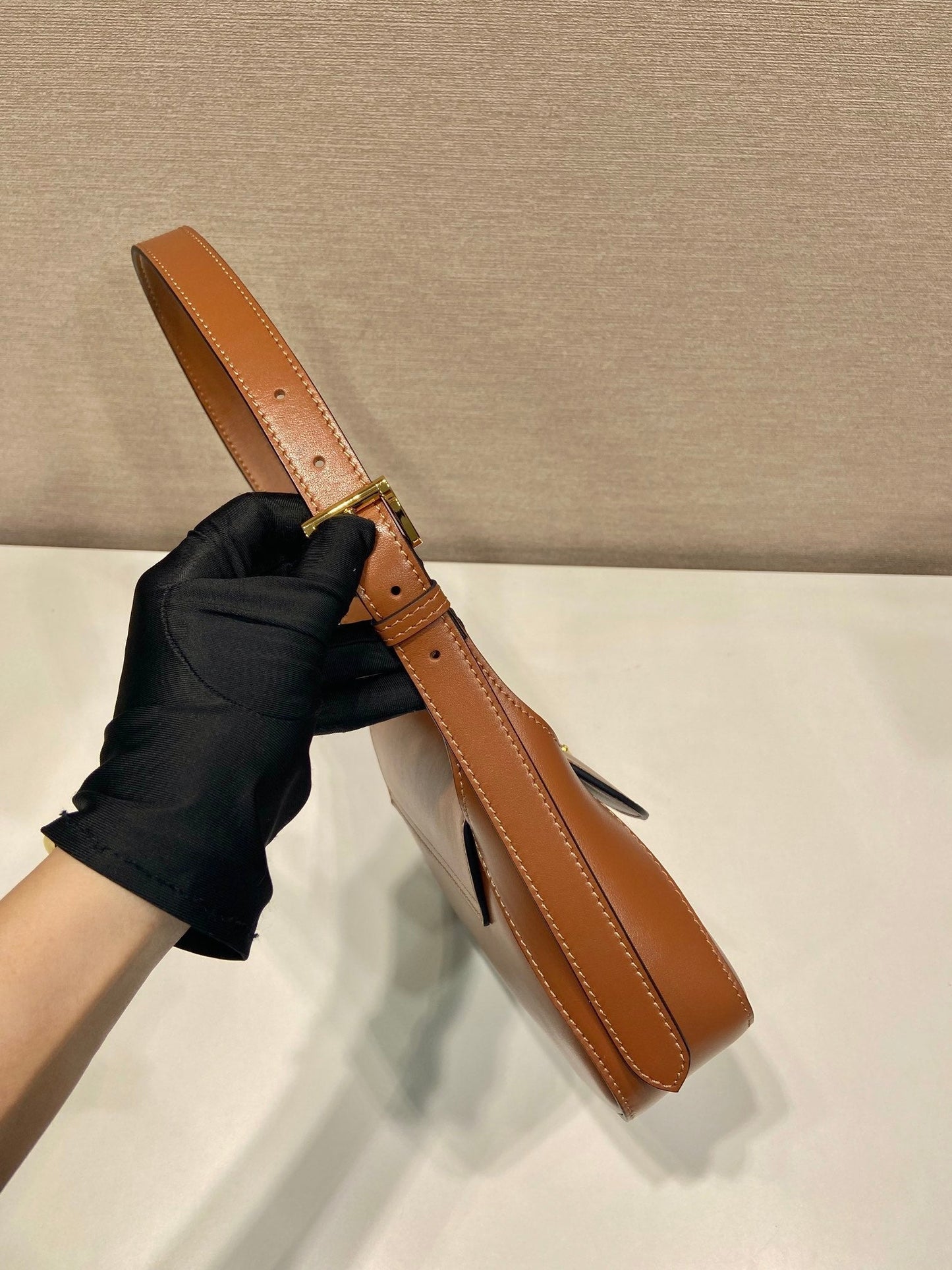 FLAP BAG 25 IN CINNAMON BROWN SMOOTH CALFSKIN TRIANGLE LOGO mysite