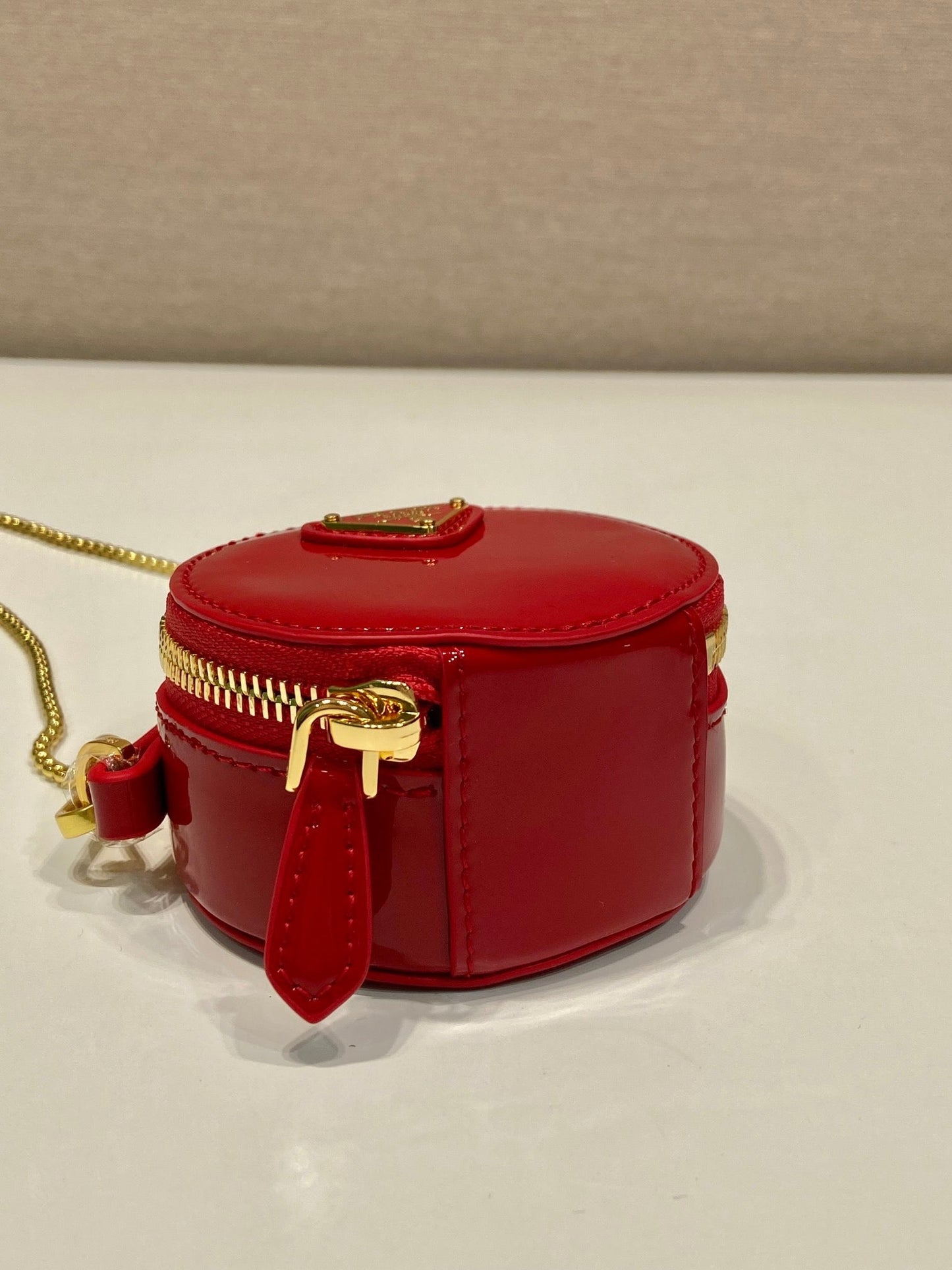 MINI ROUND BAG 8 IN RED GLOSSY CALFSKIN GOLD HARDWARE mysite