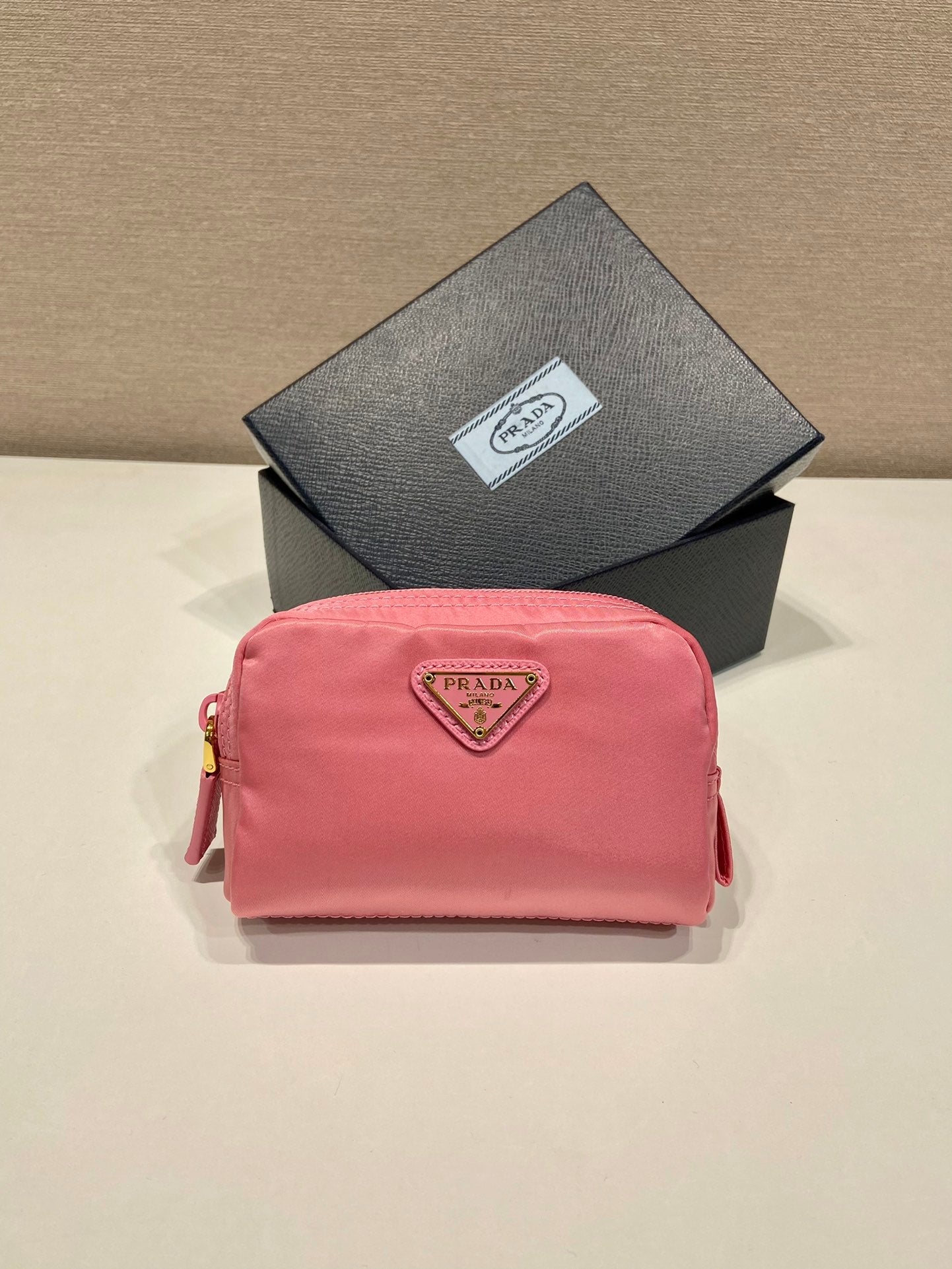 CLUTCH 12 IN CANDY PINK RE-NYLON mysite