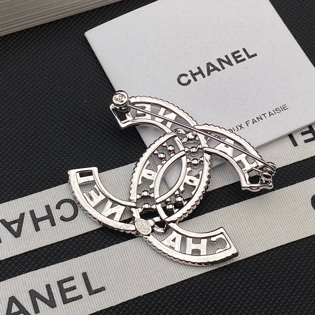 Cutout Shiny Brooch-1-s mysite