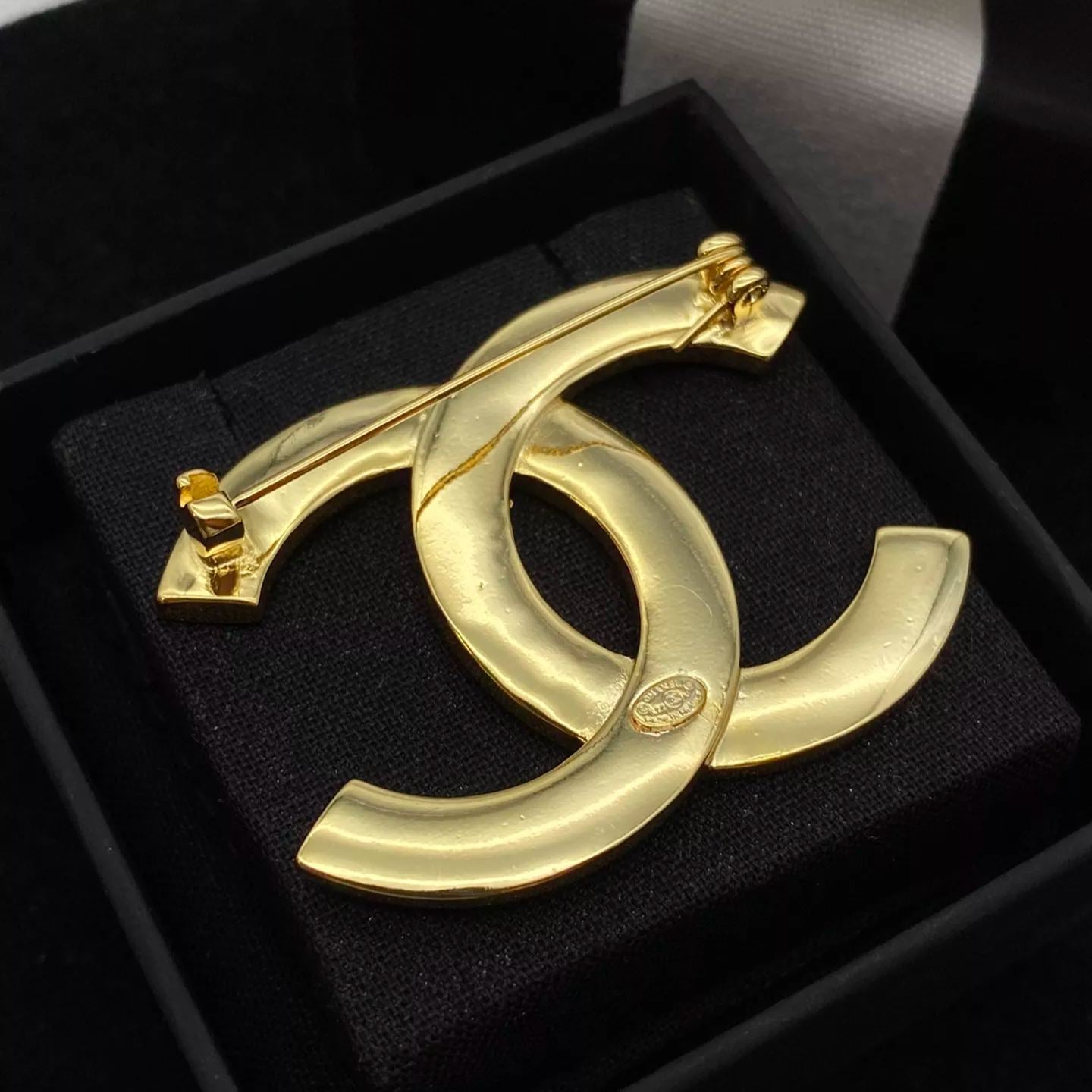 Simple Engraved Letter Brooch-1-s mysite