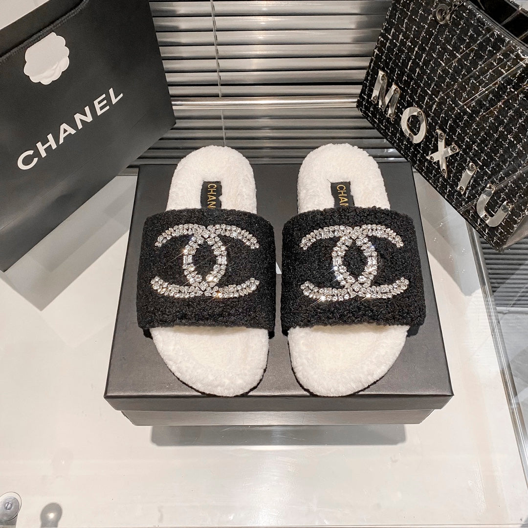 Diamond Logo Flat Fur Slippers-1 mysite