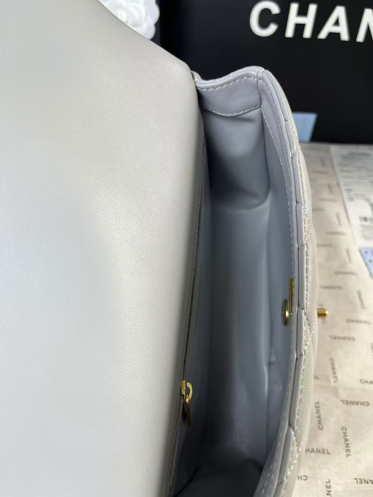 25C Mini Flap 24cm Grey Lambskin Gold Heart Hardware mysite