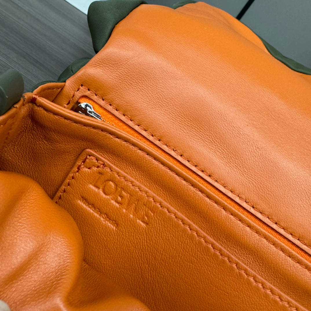 LOE MINI PUFFER GOYA 23 BAG IN ARMY GREEN NAPPA LAMBSKIN mysite