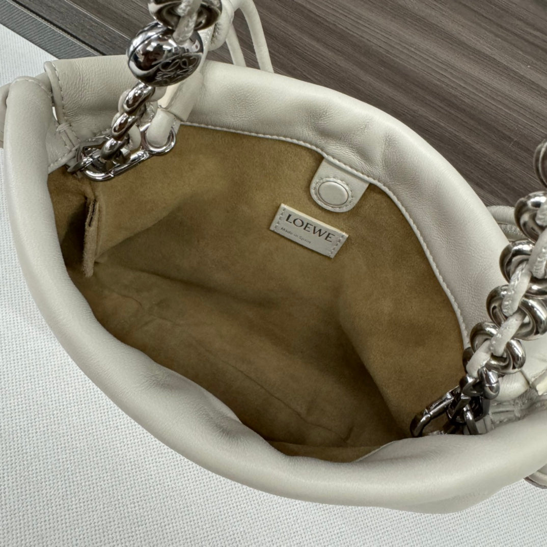 LOE 23 FLAMENCO PURSE BUCKET IN WHITE LAMBSKIN mysite
