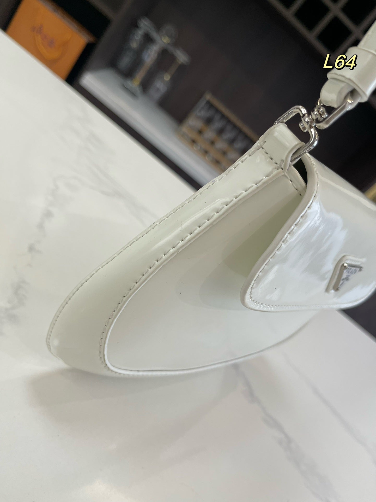 PRA 25 CLEO FLAP SHOULDER BAG IN WHITE BRUSHED LEATHER mysite