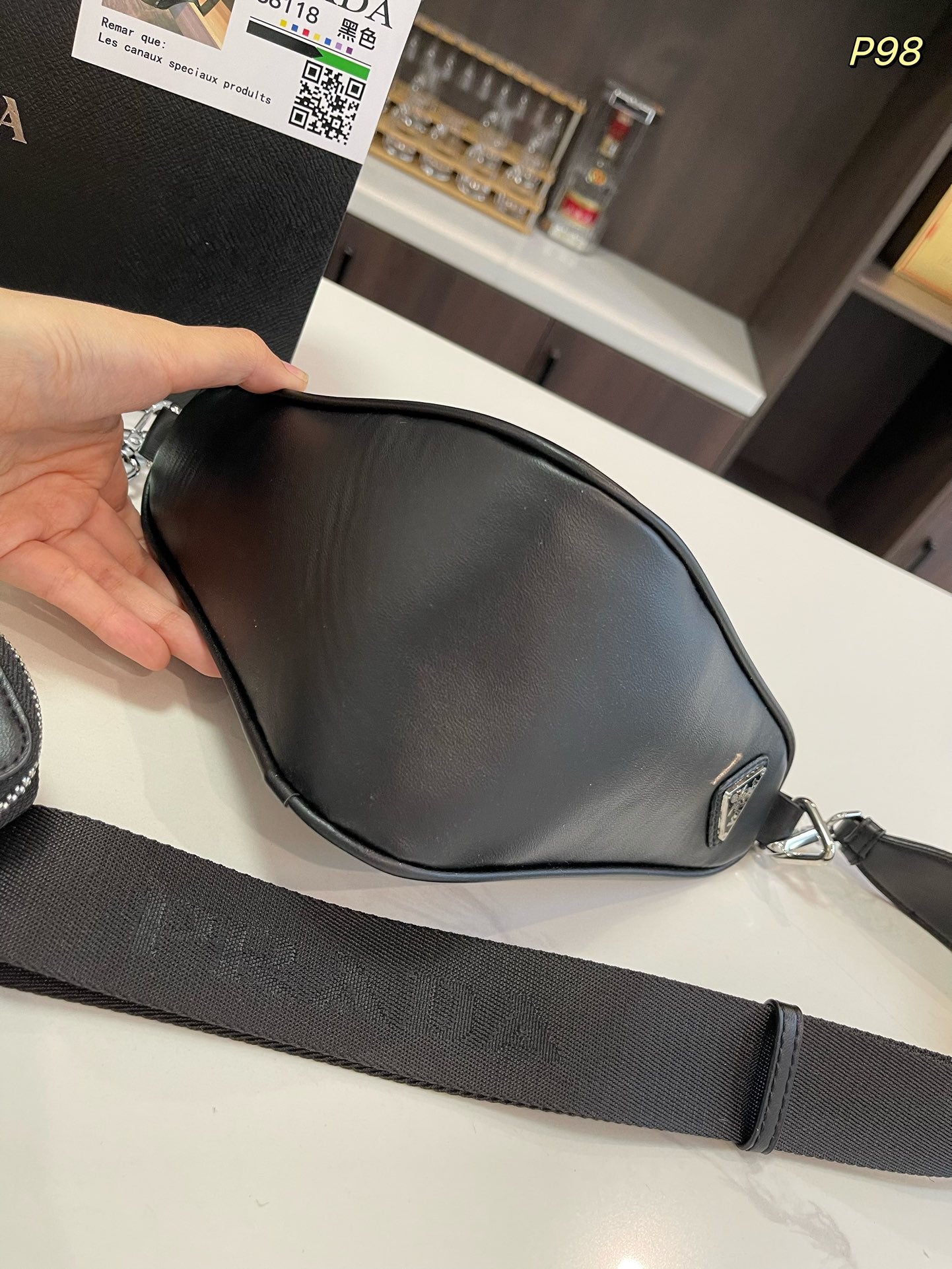 PRA TRIANGLE 27 SHOULDER BAG IN BLACK CALFSKIN WITH STRAP mysite