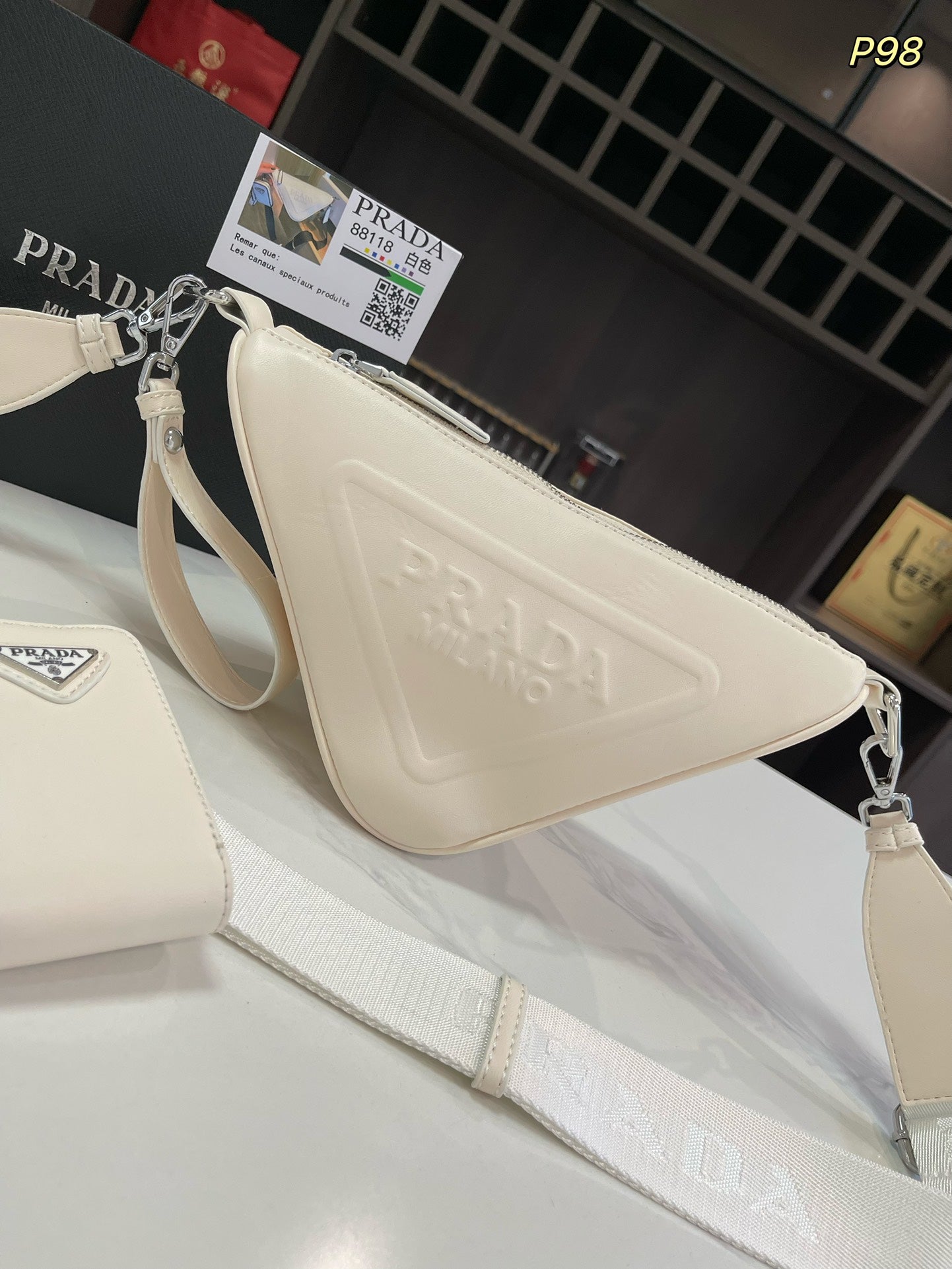 PRA TRIANGLE 27 SHOULDER BAG IN WHITE CALFSKIN WITH STRAP mysite