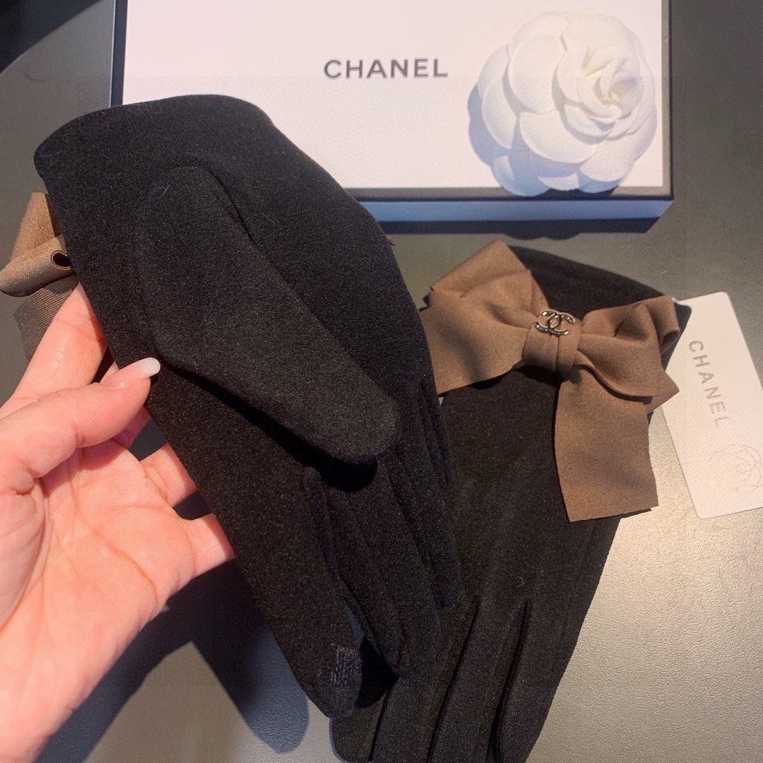 GLOVES IN BLACK WOOL 456327 mysite