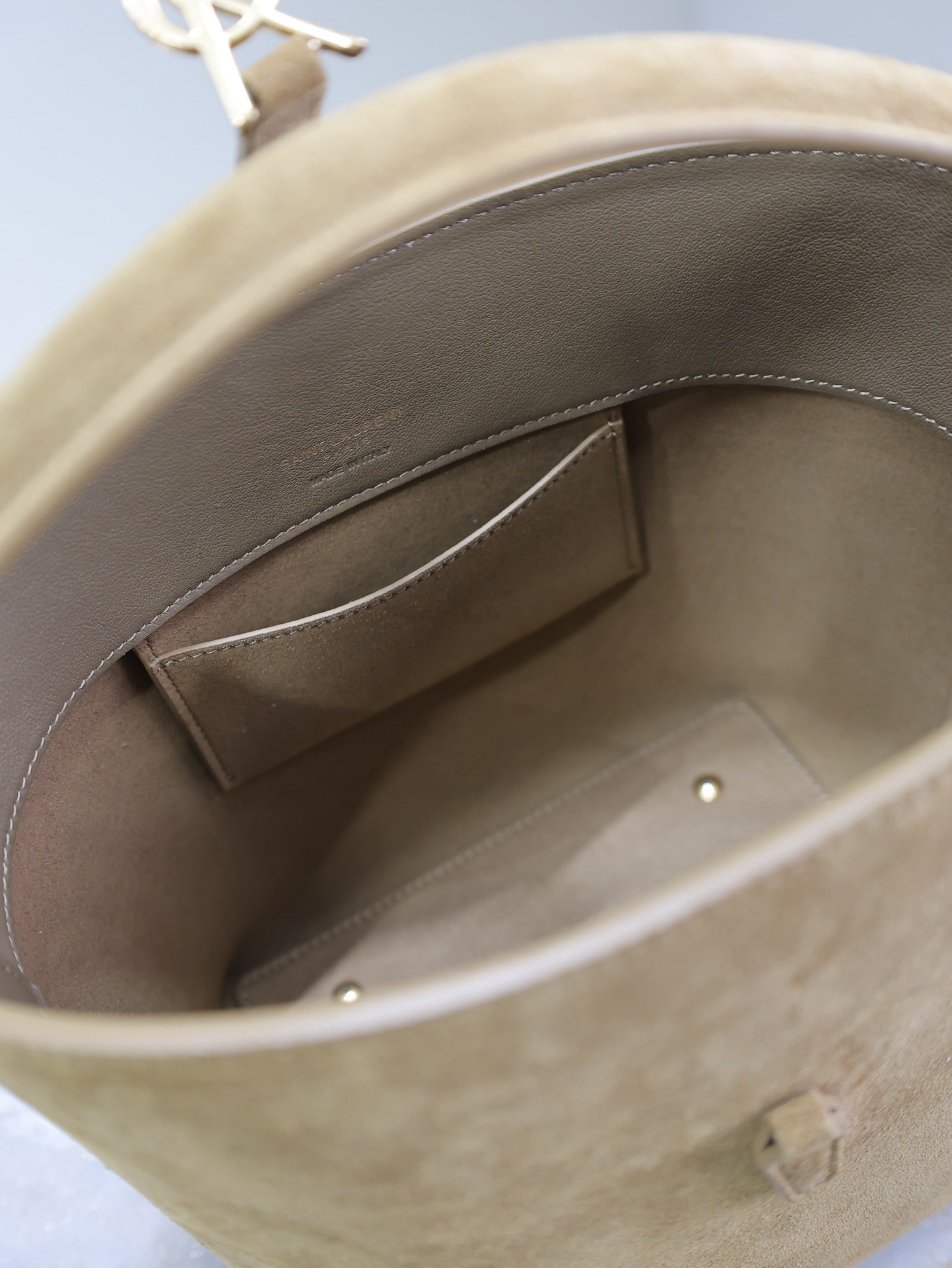 LE 37 SMALL BUCKET BAG 20 IN DIRT BROWN SUEDE mysite