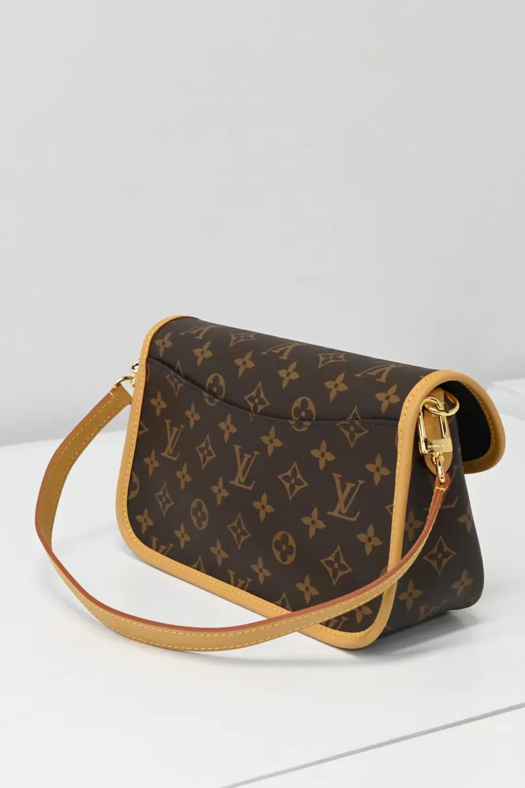 Vintage-Inspired Box Hand bag-1-2 mysite