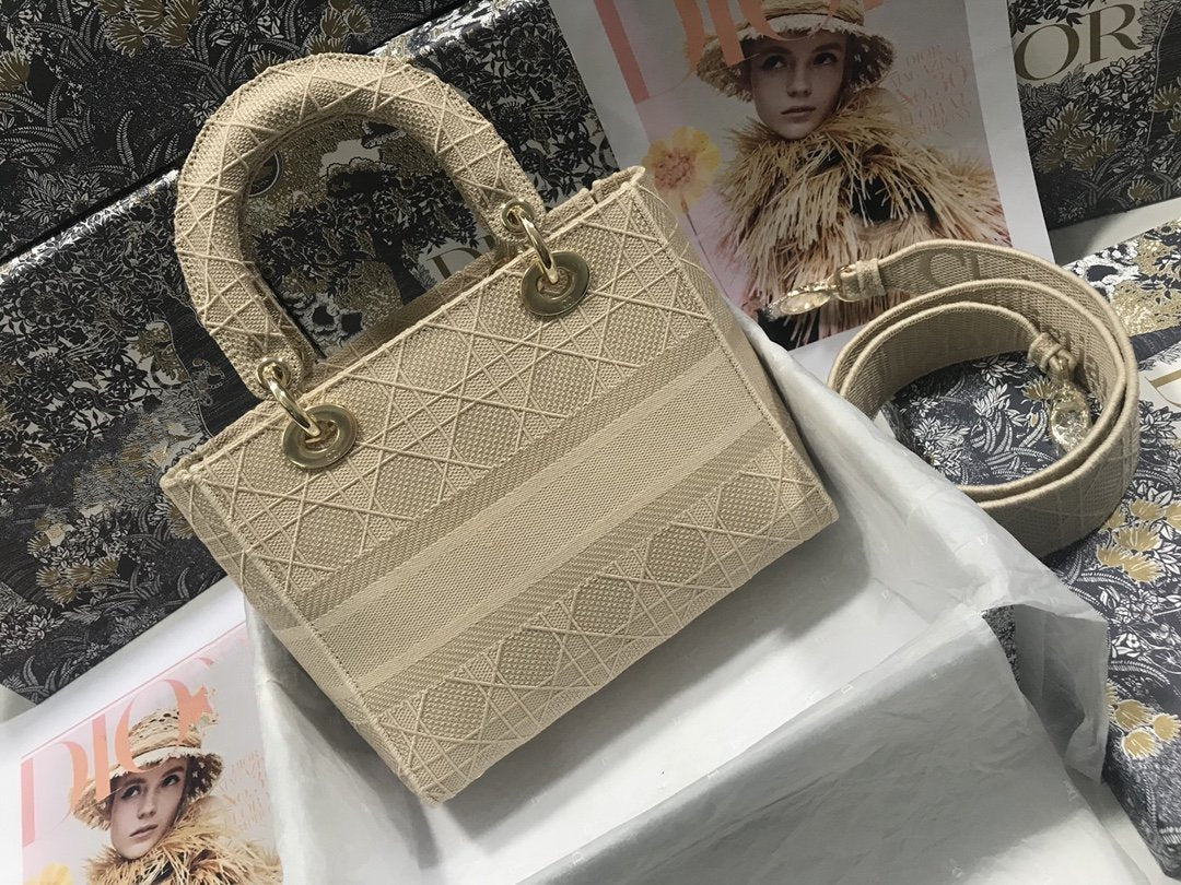 MEDIUM LADY D-LITE BEIGE CANNAGE EMBROIDERY mysite