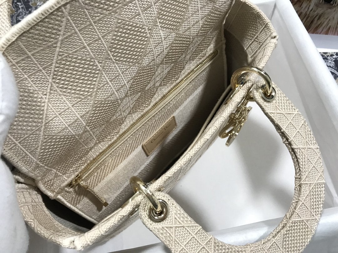 MEDIUM LADY D-LITE BEIGE CANNAGE EMBROIDERY mysite