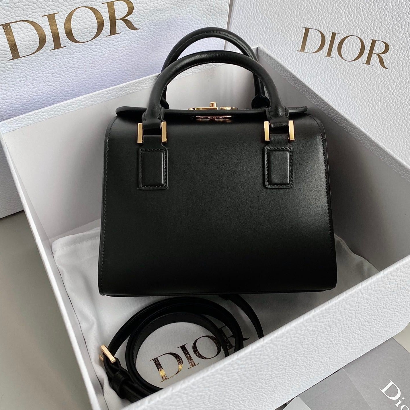 SMALL BOSTON 22 BLACK BOX CALFSKIN mysite