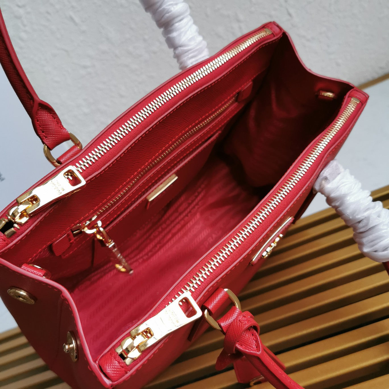 MEDIUM GALLERIA 28 RED SAFFIANO LEATHER mysite