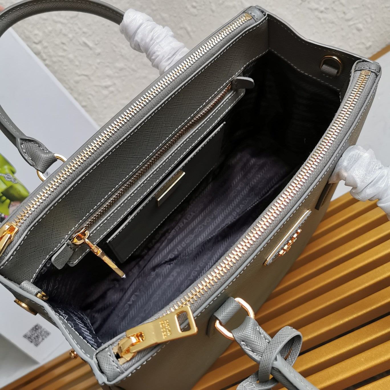 MEDIUM GALLERIA 28 GREY SAFFIANO LEATHER mysite