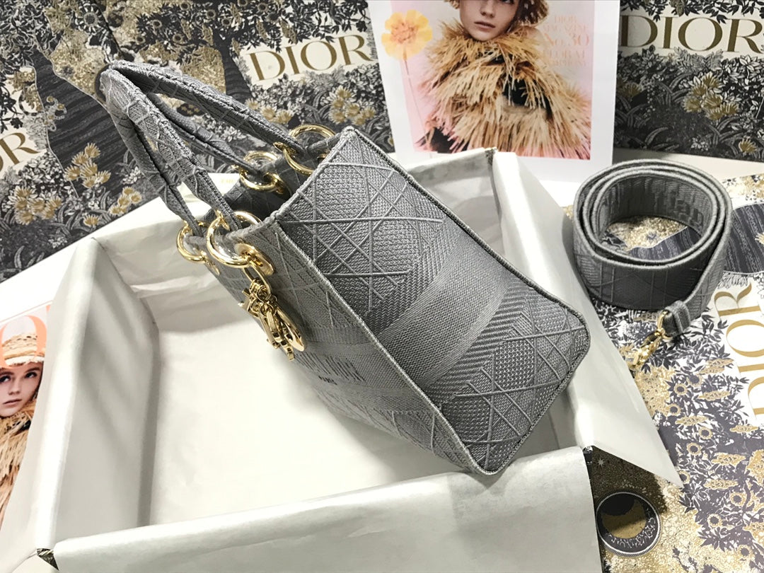 MEDIUM LADY D-LITE 24 GRAY CANNAGE EMBROIDERY mysite