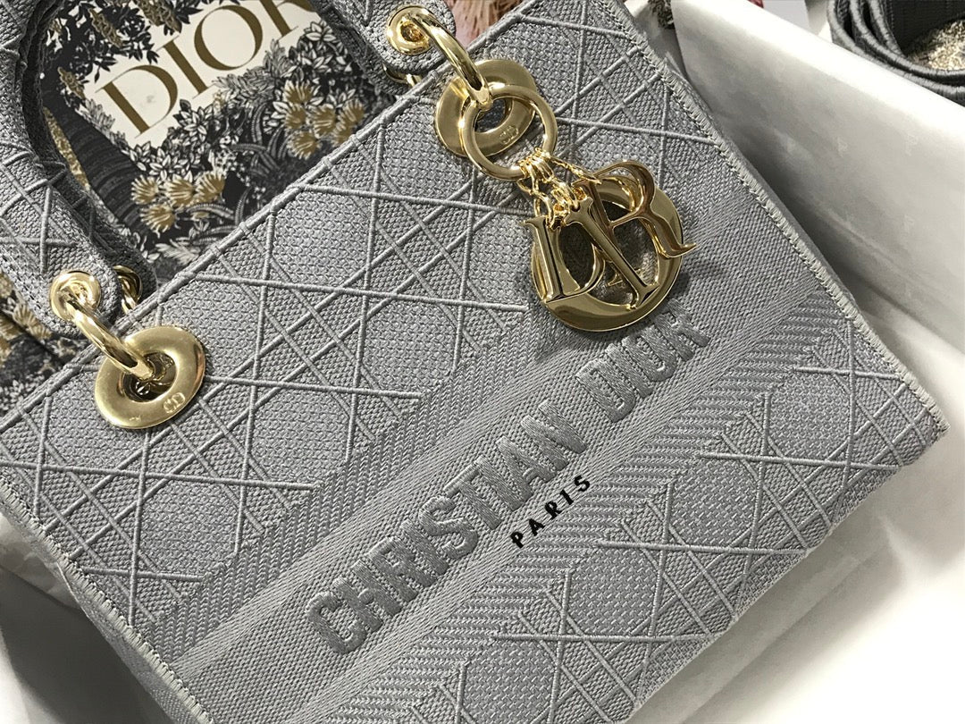 MEDIUM LADY D-LITE 24 GRAY CANNAGE EMBROIDERY mysite