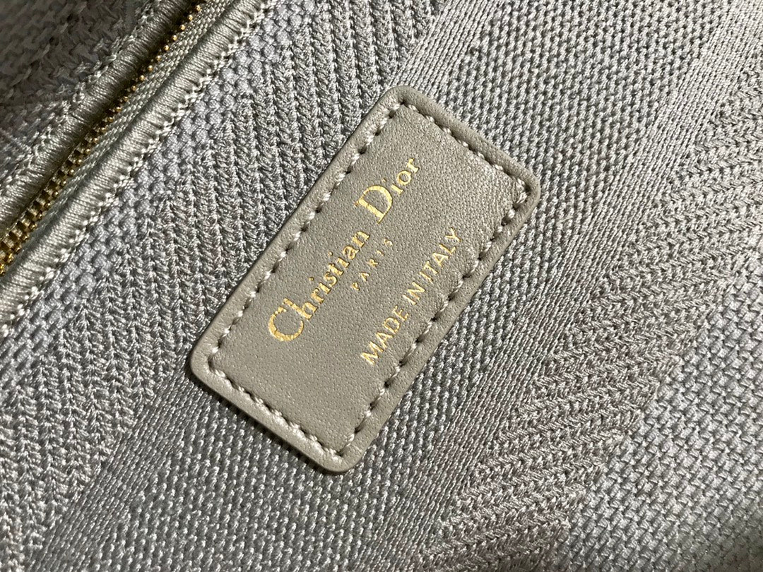 MEDIUM LADY D-LITE 24 GRAY CANNAGE EMBROIDERY mysite