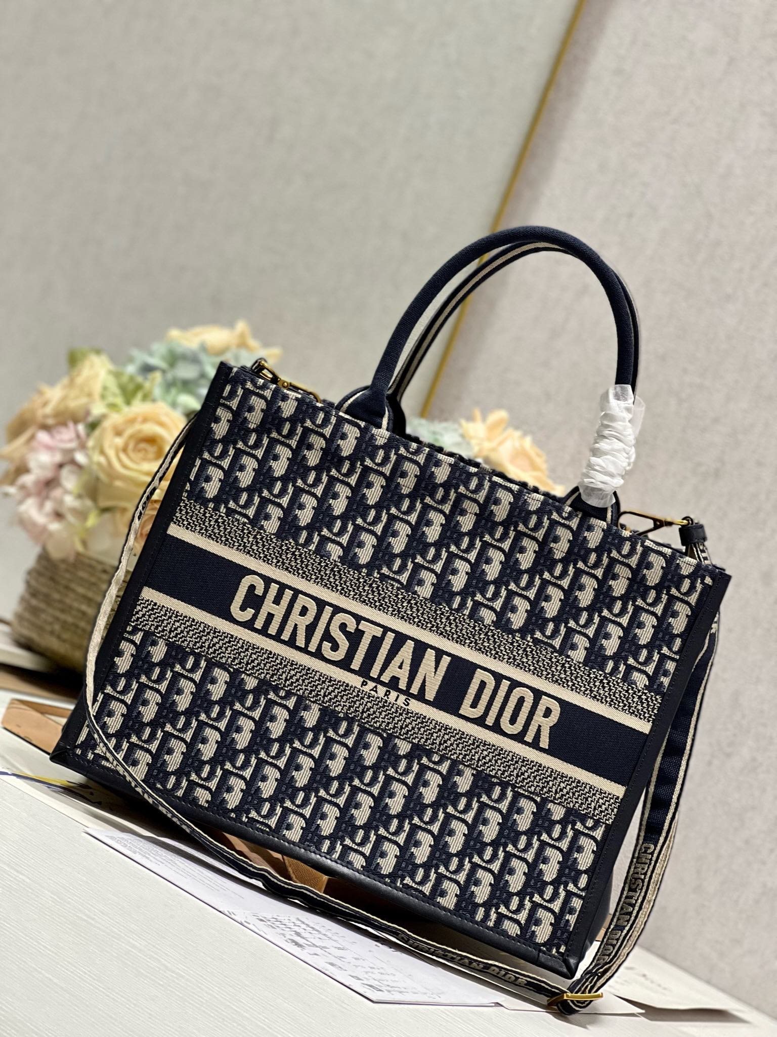 CD MEDIUM BOOK TOTE 36 BLUE OBLIQUE EMBROIDERY mysite