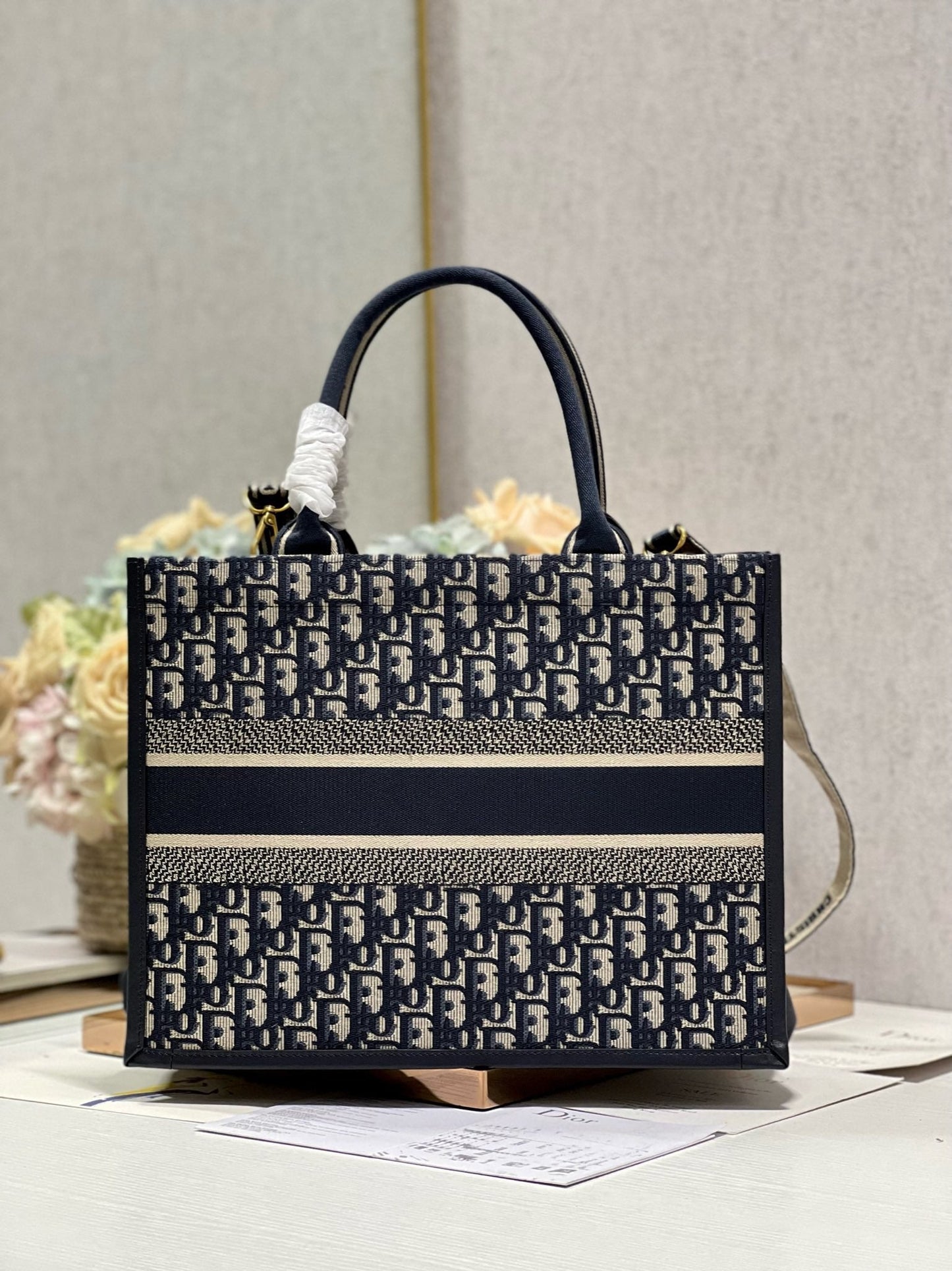 CD MEDIUM BOOK TOTE 36 BLUE OBLIQUE EMBROIDERY mysite