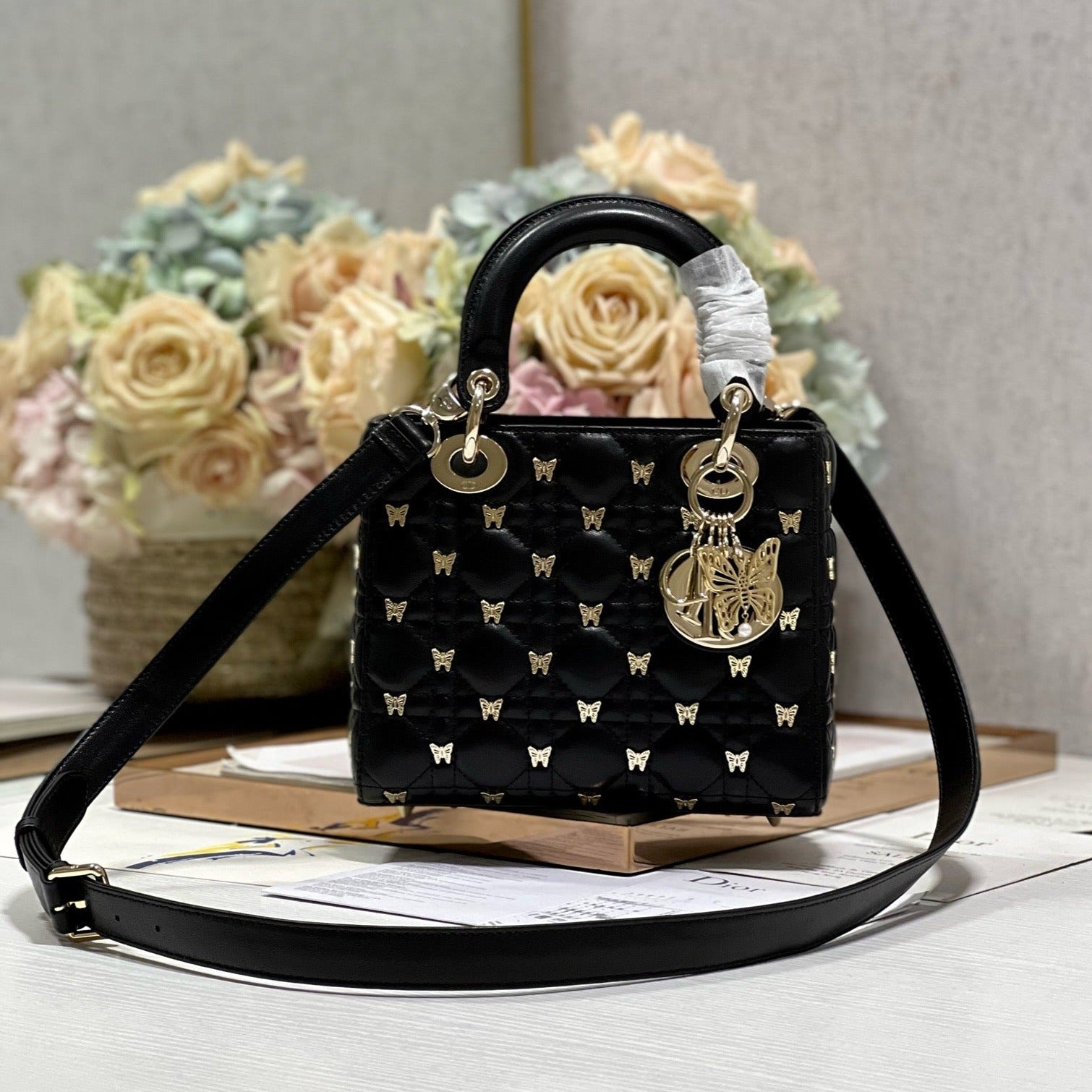 SMALL LADY 20 BUTTERFLY STUD BLACK LAMBSKIN mysite