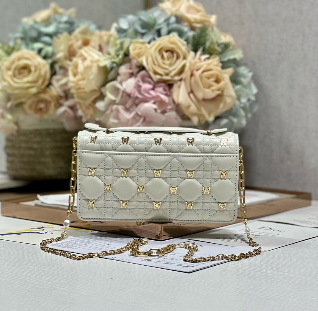 MISS LADY 21 BUTTERFLY STUD WHITE LAMBSKIN mysite