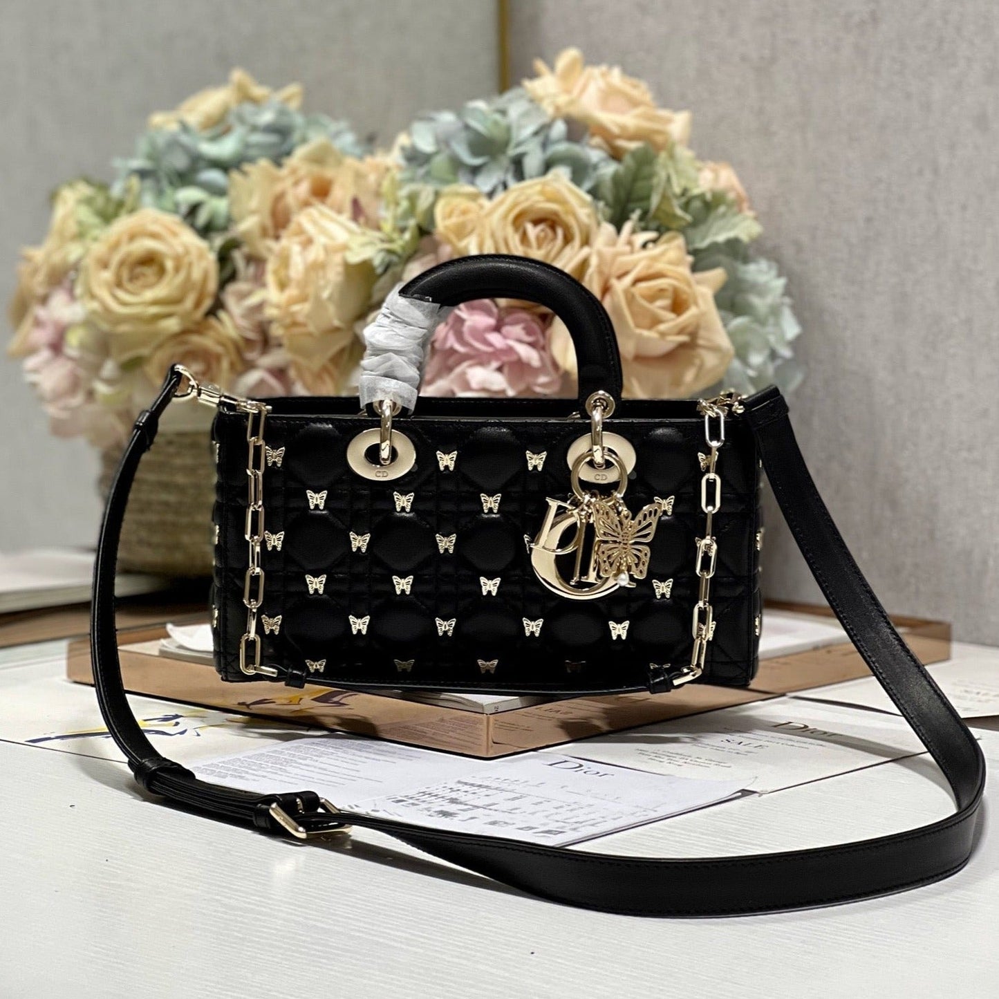 MEDIUM LADY D-JOY 26 BUTTERFLY STUD BLACK LAMBSKIN mysite
