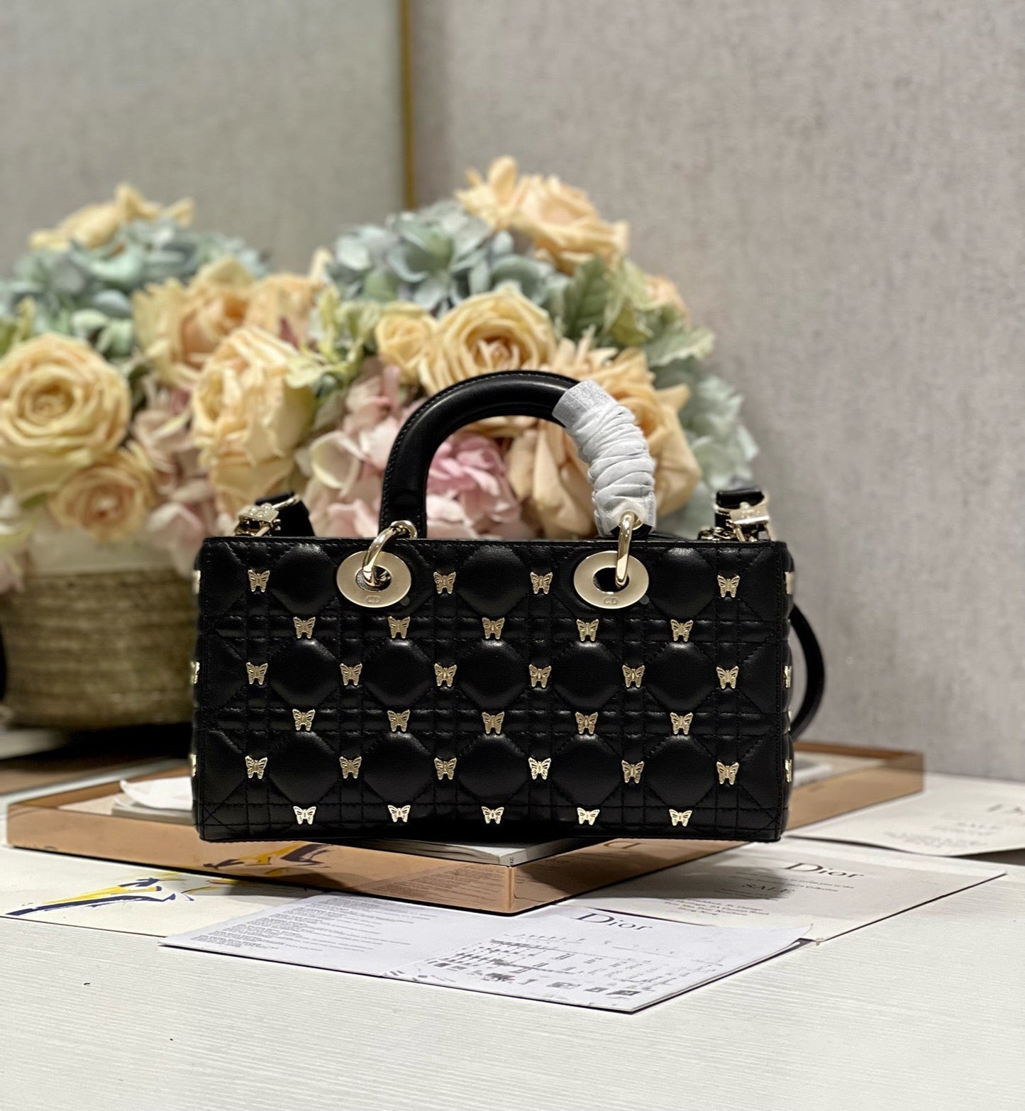 MEDIUM LADY D-JOY 26 BUTTERFLY STUD BLACK LAMBSKIN mysite