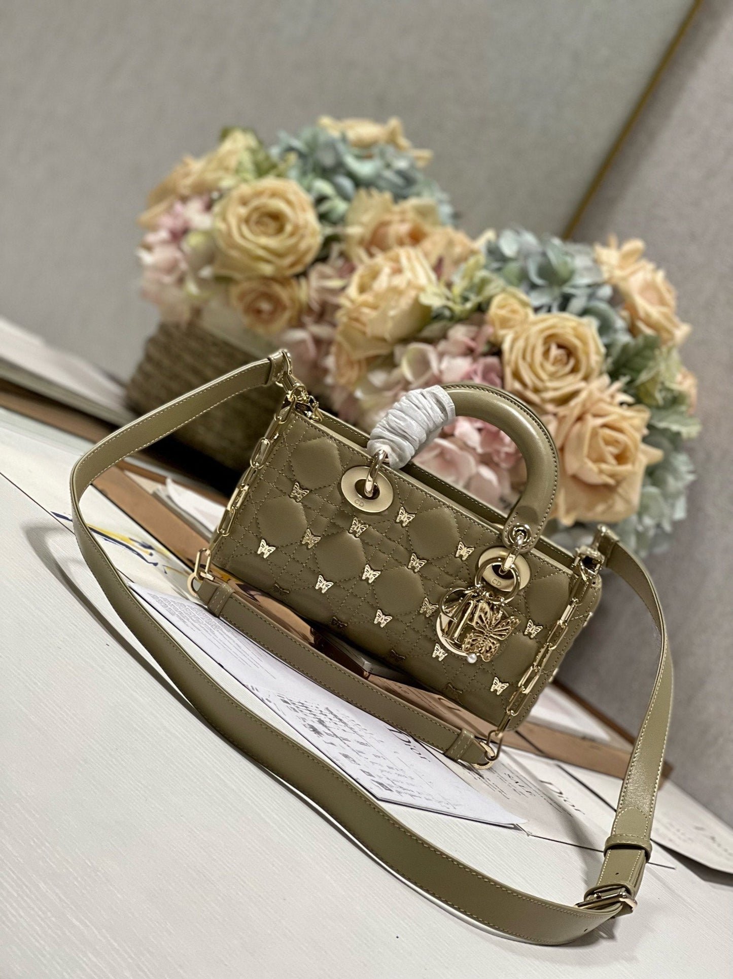 SMALL LADY D-JOY 22 BUTTERFLY STUD OLIVE LAMBSKIN mysite