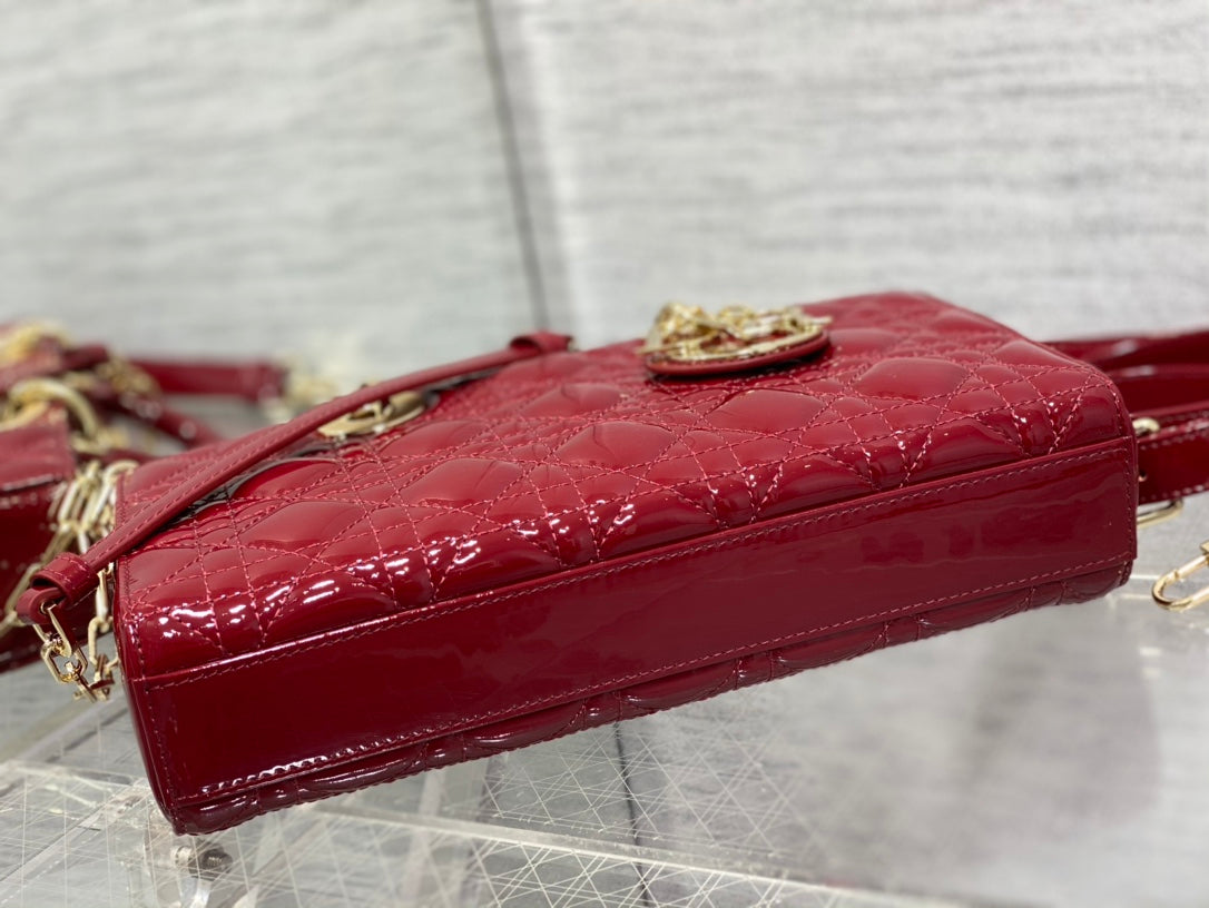 MEDIUM LADY D-JOY 26 RED PATENT CALFSKIN mysite