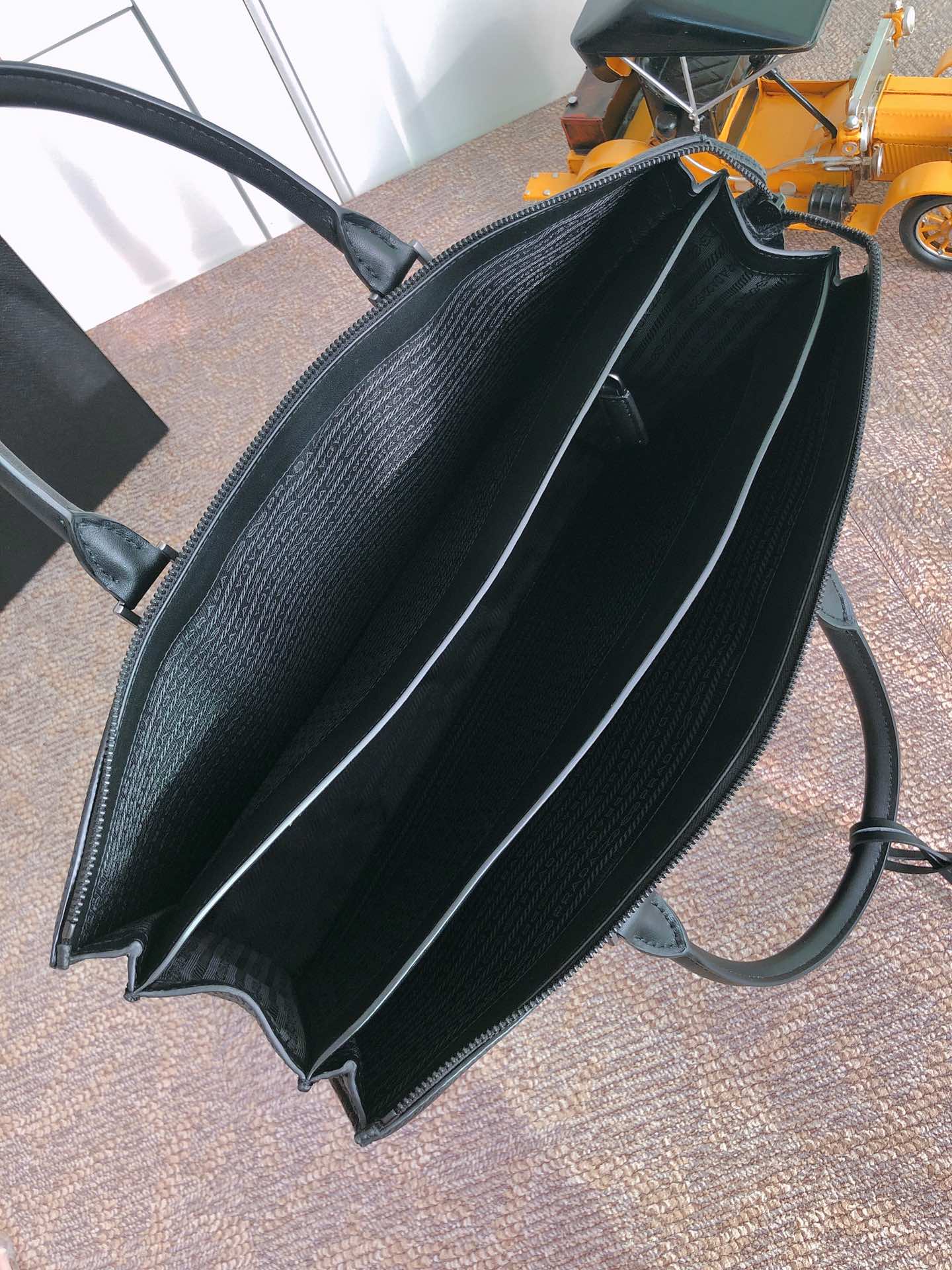 BRIEFCASE 40 IN BLACK GRAINED CALFSKIN mysite