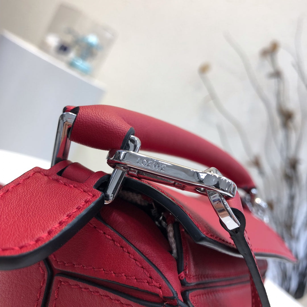 LOE MINI 18 PUZZLE BAG IN CHERRY RED CALFSKIN mysite