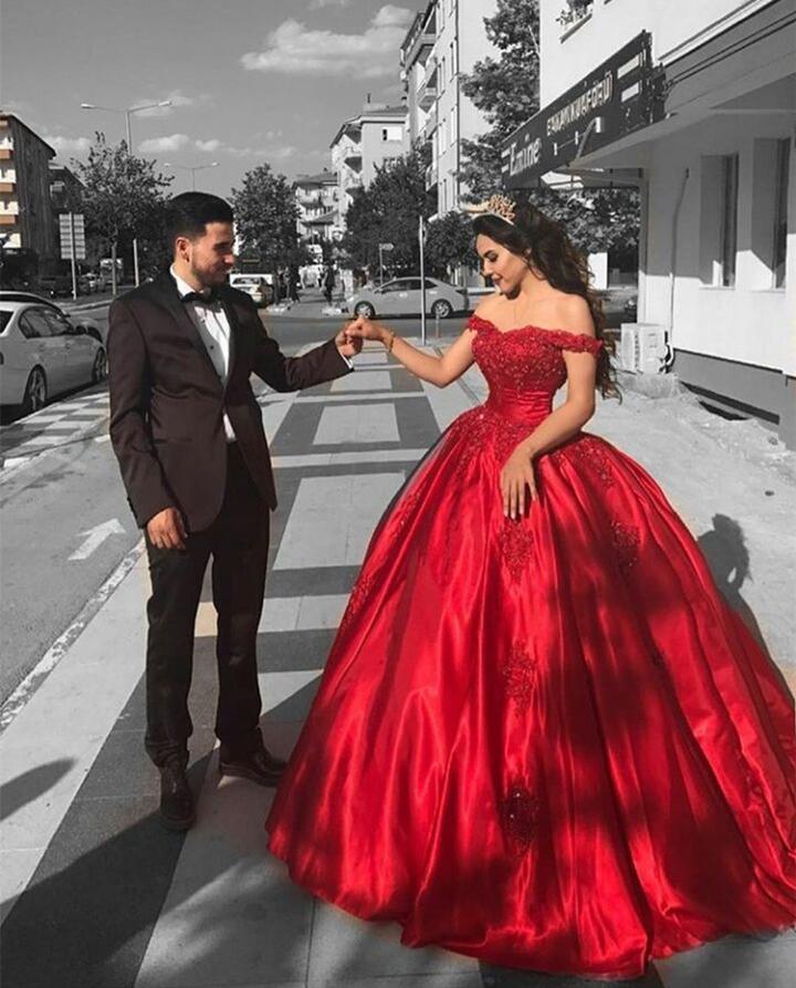 Red Sweetheart Off Shoulder Satin With Appliques Ball Gown Prom Dressess mysite