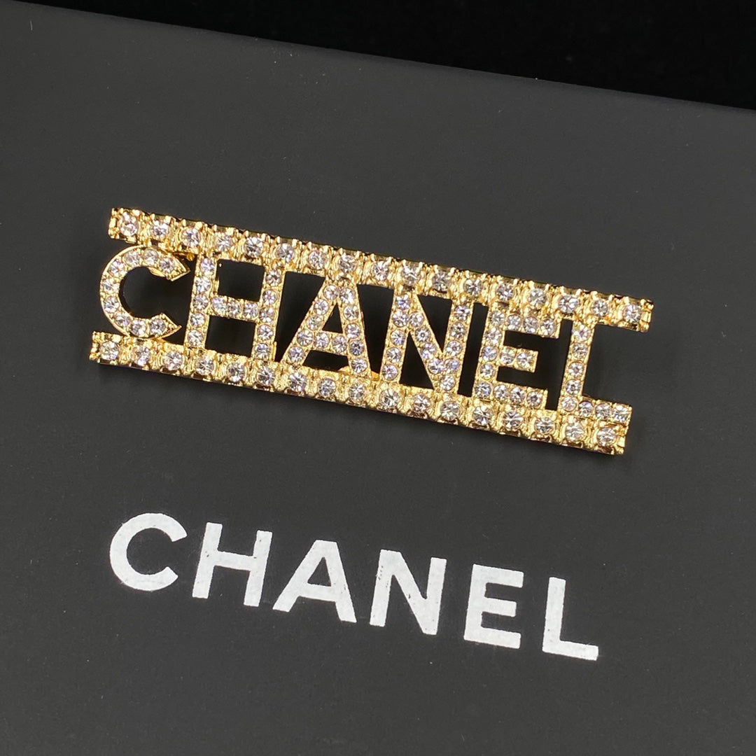 Sparkling Diamond Letter Brooch-1-s mysite