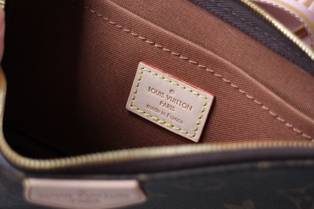 LV Multi Pochette Accessoires Monogram Canvas Cowhide GHW mysite
