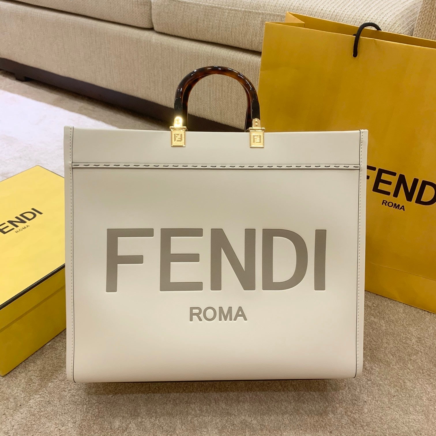 SHINE 40 TOTE BAG IN WHITE EMBOSSED CALFSKIN mysite