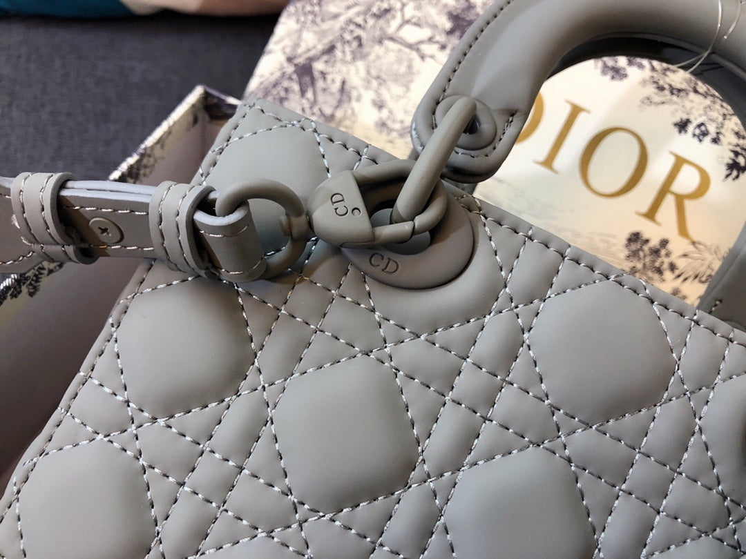 MEDIUM LADY 20 BAG IN GREY CALFSKIN mysite
