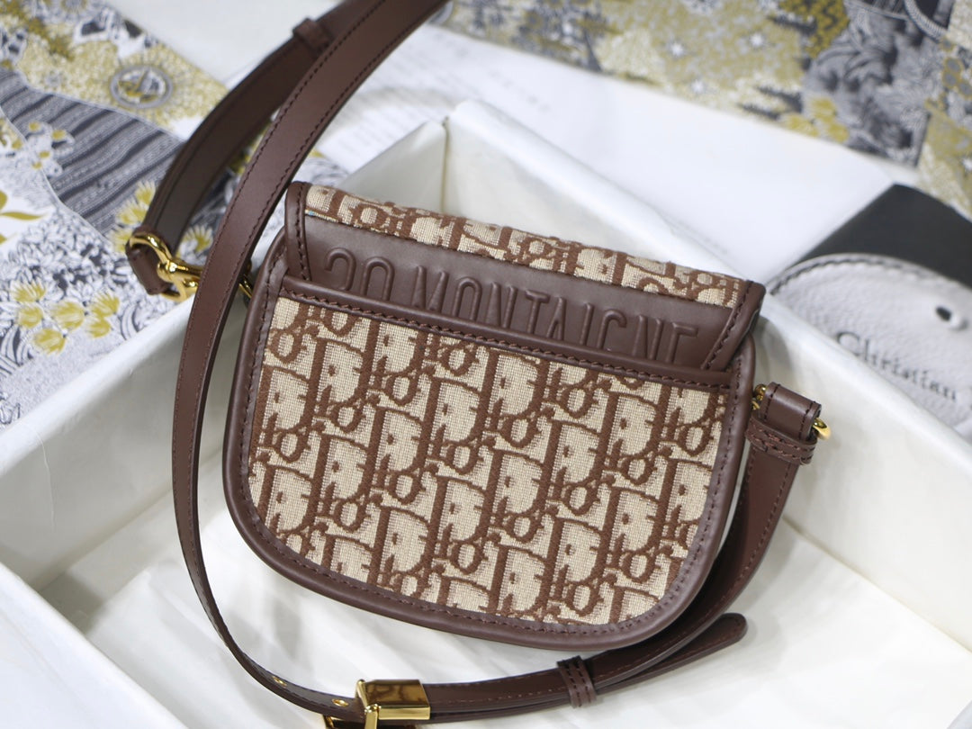 MEDIUM CD BOBBY 22CM CHOCOLATE OBLIQUE CANVAS GOLD HARDWARE mysite