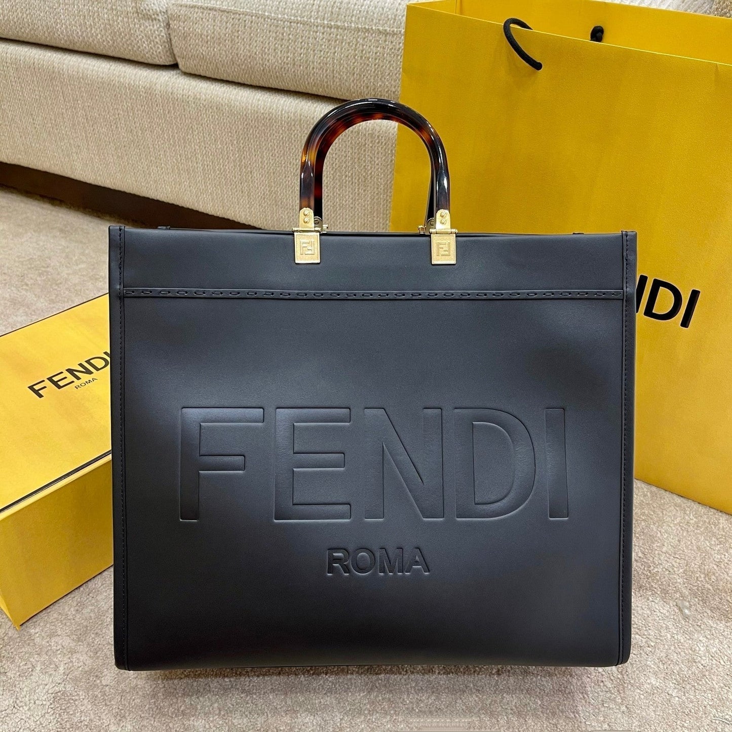 SHINE 40 TOTE BAG IN BLACK EMBOSSED CALFSKIN mysite