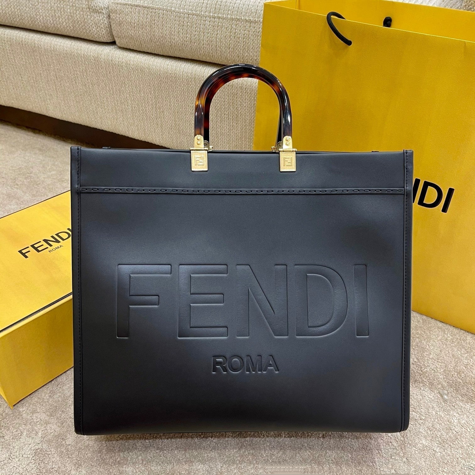 SHINE 40 TOTE BAG IN BLACK EMBOSSED CALFSKIN mysite