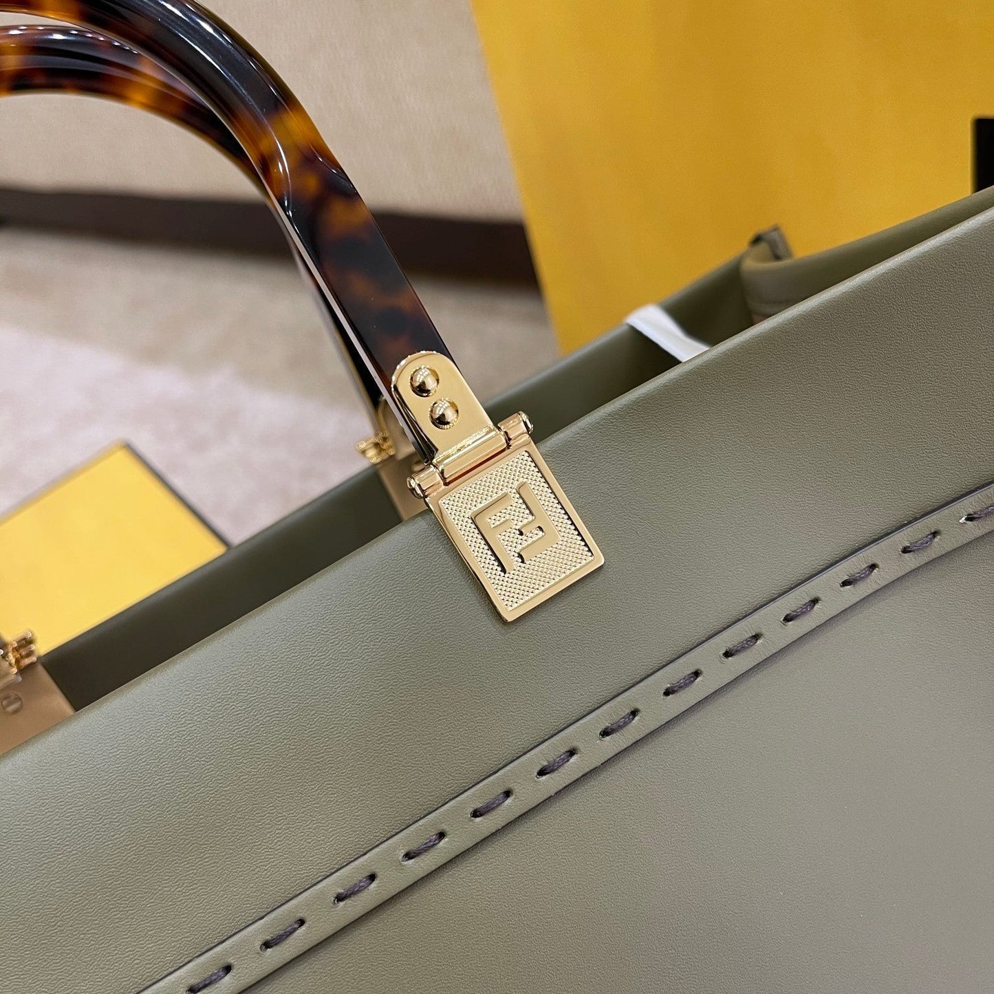 SHINE LARGE 35 TOTE IN OLIVE GREEN CALFSKIN mysite