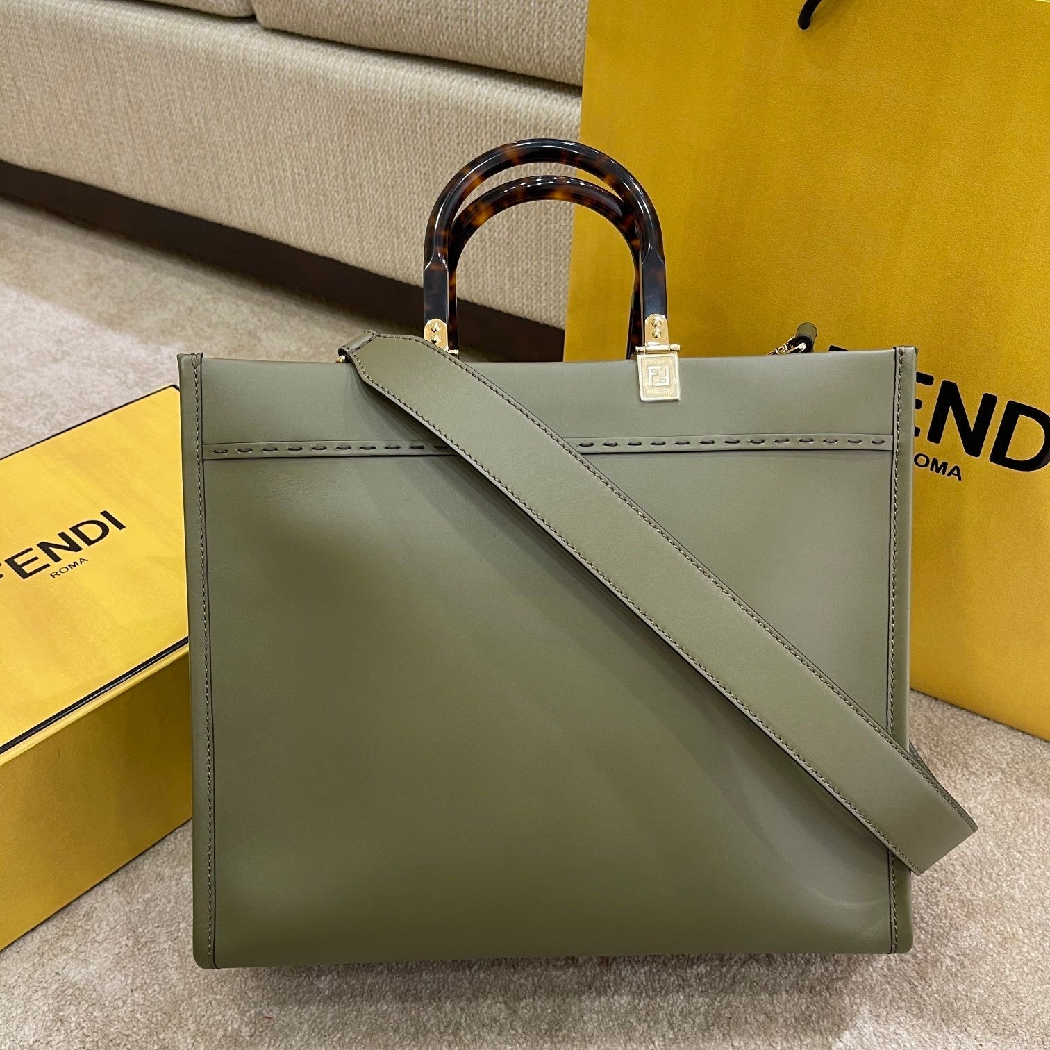 SHINE LARGE 35 TOTE IN OLIVE GREEN CALFSKIN mysite