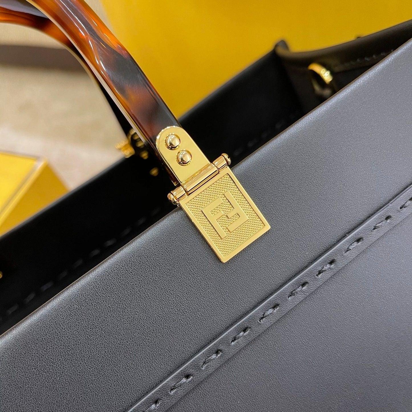 SHINE LARGE 35 TOTE IN BLACK CALFSKIN mysite